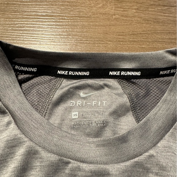 Nike Dri-Fit shirt - Picture 3 of 3